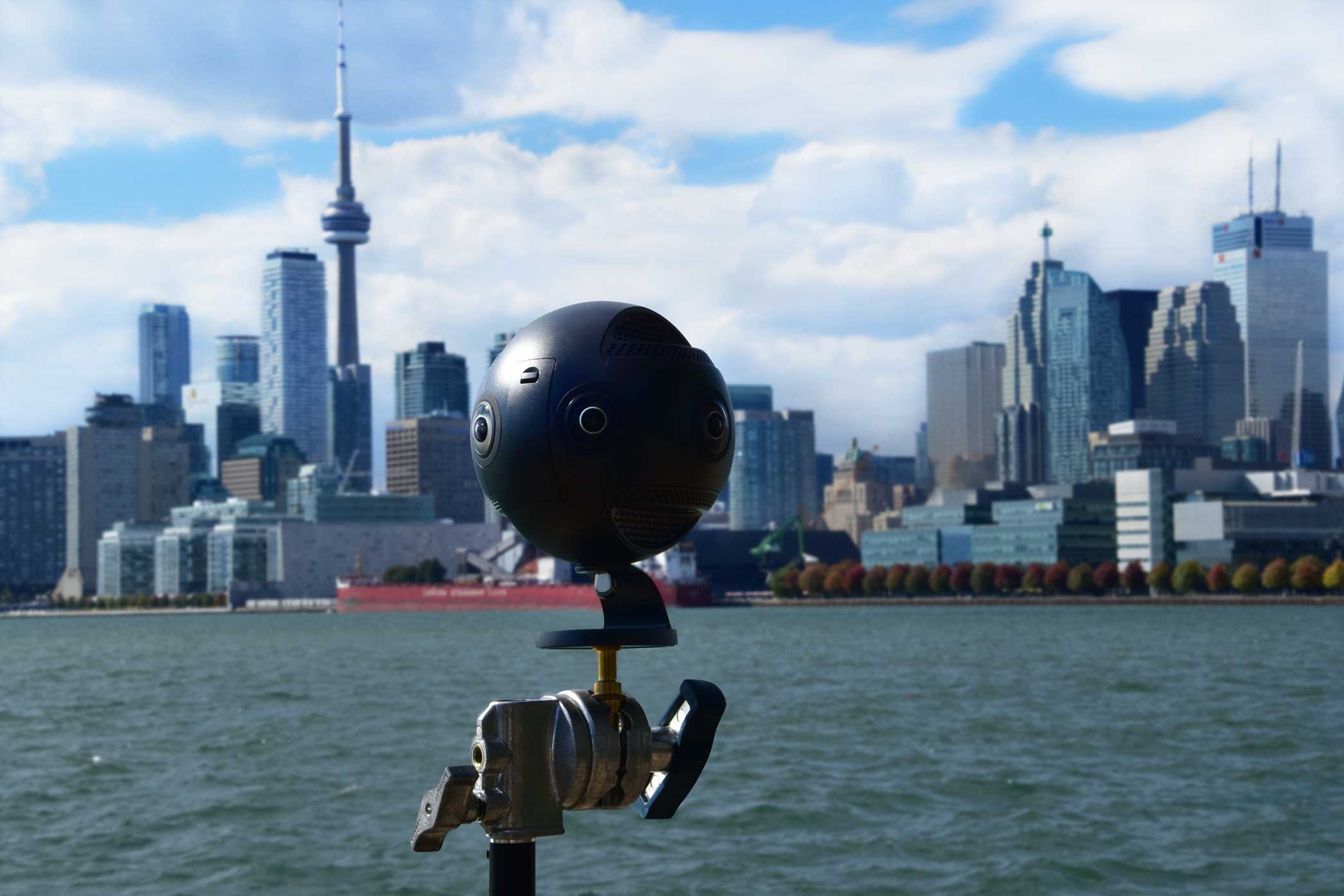 360 degree shot of Toronto skyline